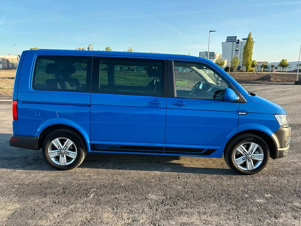 Gebraucht VW Multivan Freestyle 150 PS (110 kW) 2017 Blau Van / Kleinbus