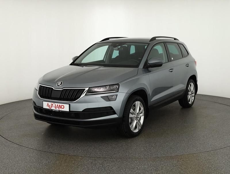 Grau Gebraucht 2018 Skoda Karoq Style SUV | 23.990 € (Etwas zu teuer) - Bild 1/4