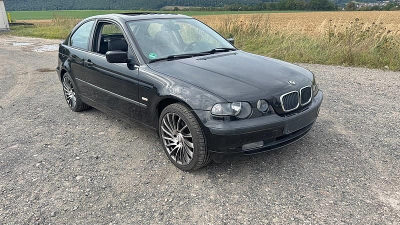 Schwarz Gebraucht 2003 BMW 318 Compact Kleinwagen | 2.500 € (Fairer Preis) - Bild 1/4