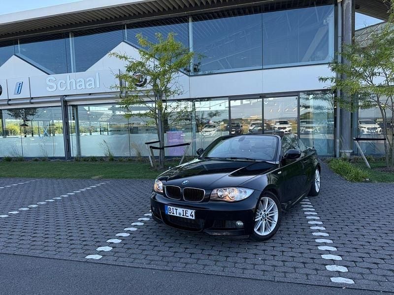 Schwarz Gebraucht 2010 BMW 118 Cabriolet M Sport Cabrio | 7.500 € (Etwas zu teuer) - Bild 1/4