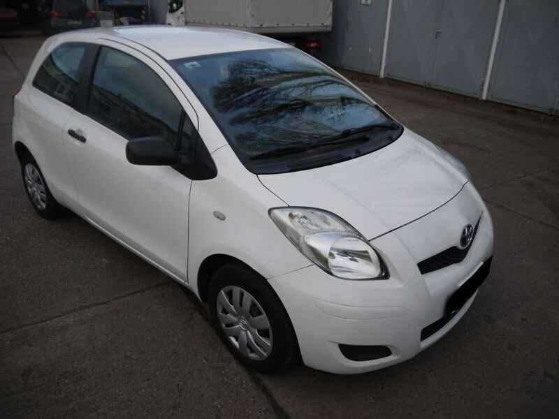 Weiß Gebraucht 2010 Toyota Yaris Cool Kleinwagen | 2.999 € (Fairer Preis) - Bild 1/4