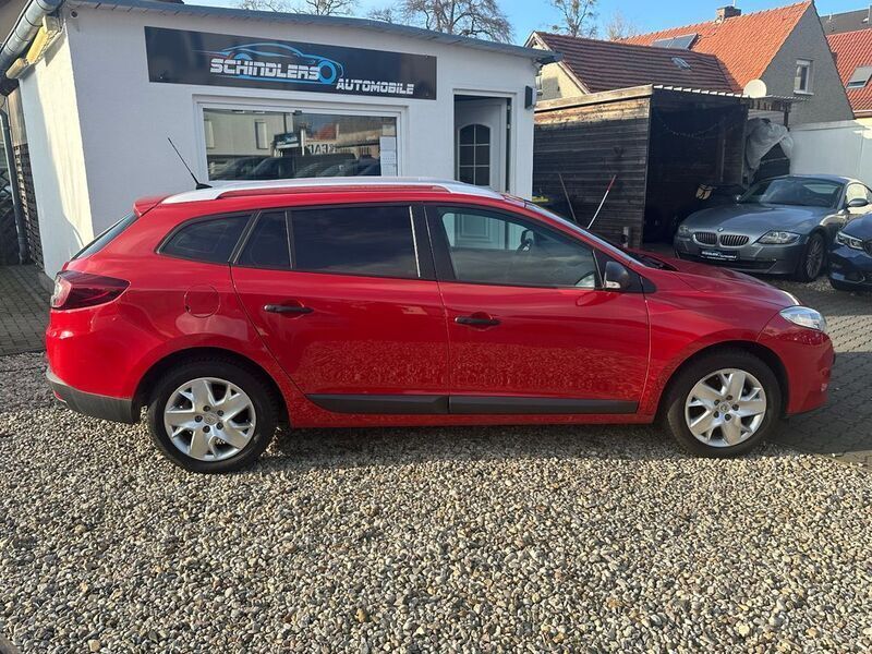 Gebraucht Renault Mégane III 101 PS (74 kW) 2012 Rot Limousine