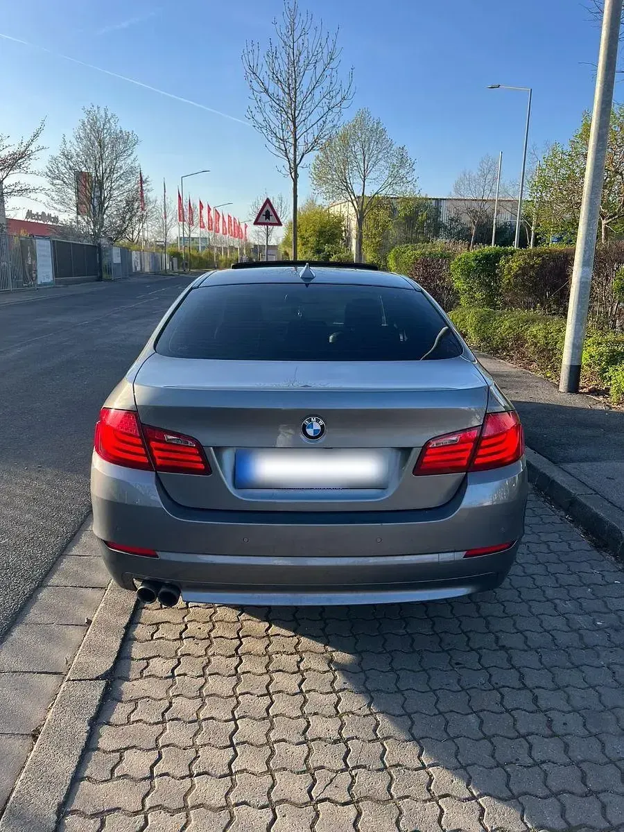 Gebraucht BMW 525 Performance 204 PS (150 kW) 2010 Grau Limousine