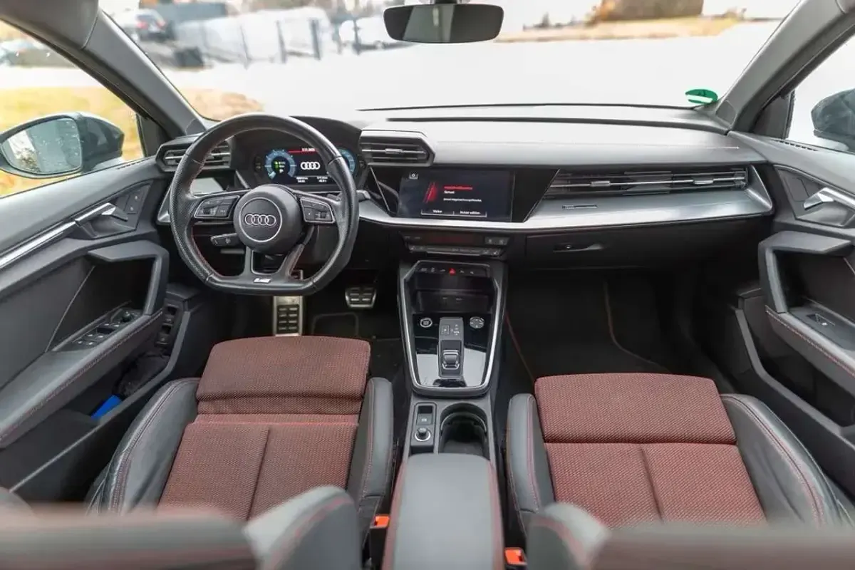 Gebraucht Audi A3 e-tron Advanced 150 PS (110 kW) 2021 Grau Kleinwagen