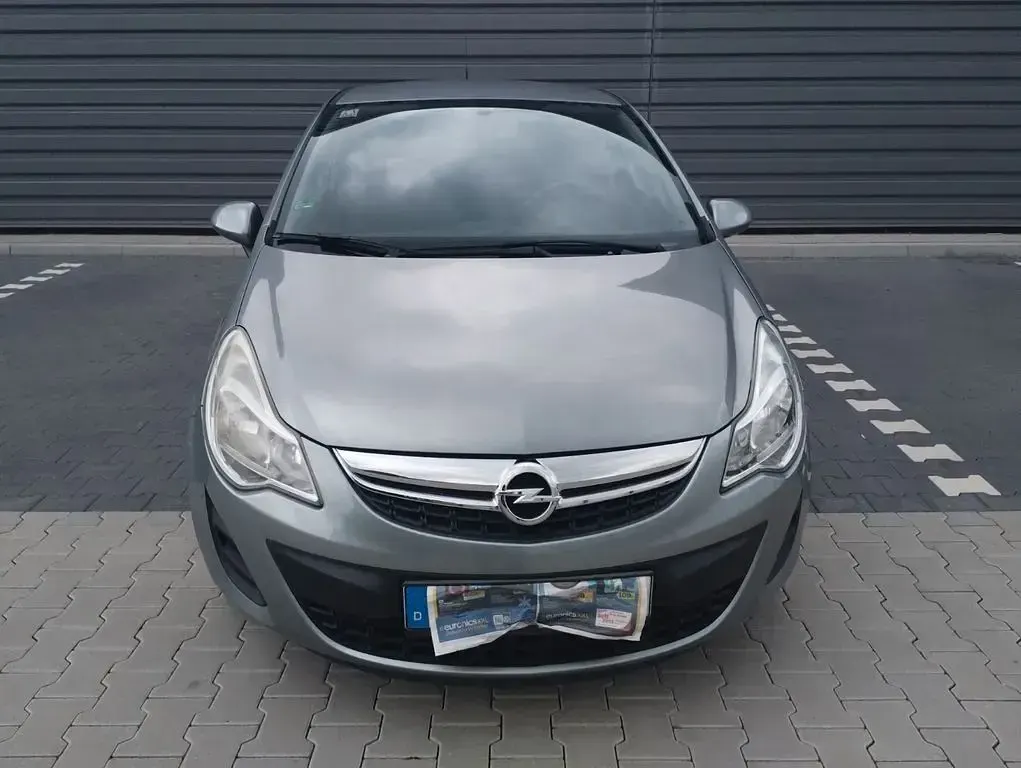 Gebraucht Opel Corsa 101 PS (74 kW) 2012 Silber Kleinwagen