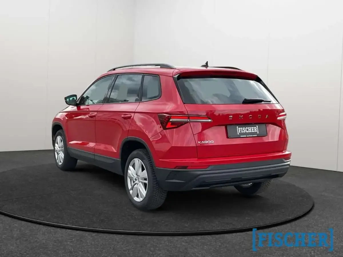 Gebraucht Skoda Karoq Selection 150 PS (110 kW) 2024 Cervena velvet/velvet red SUV