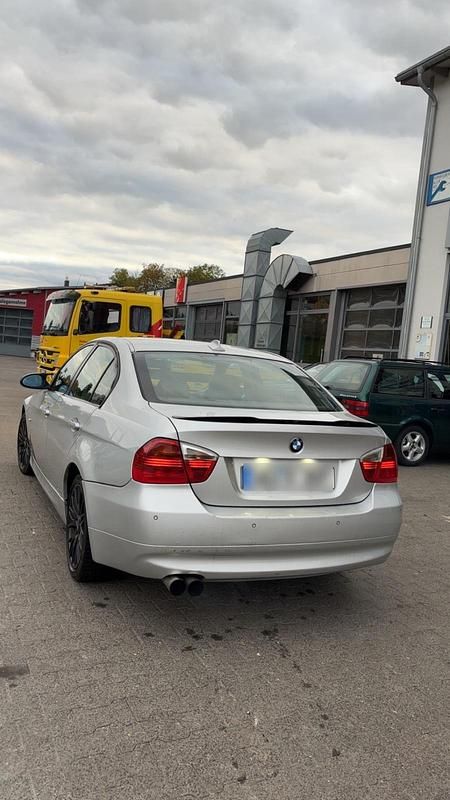 Gebraucht BMW 320 163 PS (119 kW) 2006 Limousine