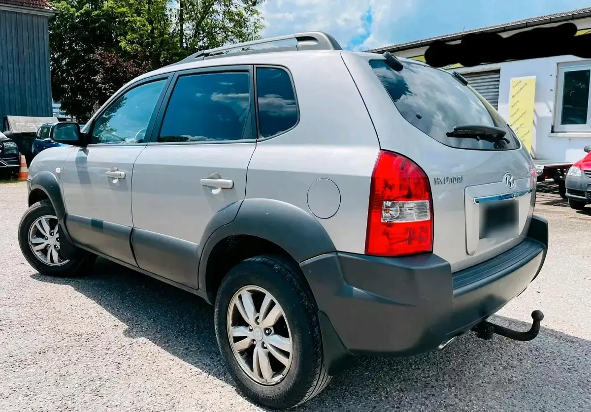 Gebraucht Hyundai Tucson 136 PS (100 kW) 2010 Silber SUV