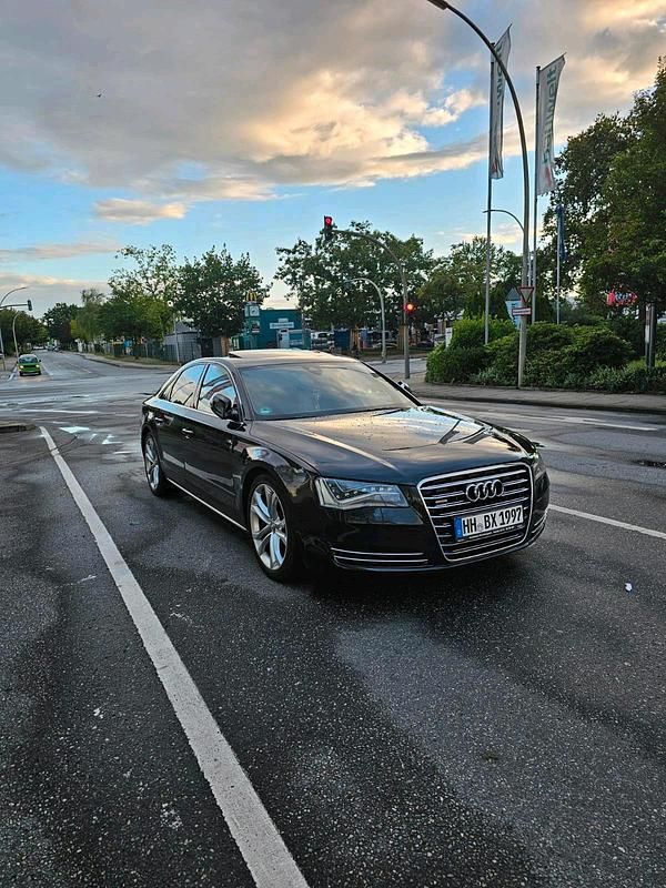 Schwarz Gebraucht 2011 Audi A8 Limousine | 14.800 € (Fairer Preis) - Bild 1/4