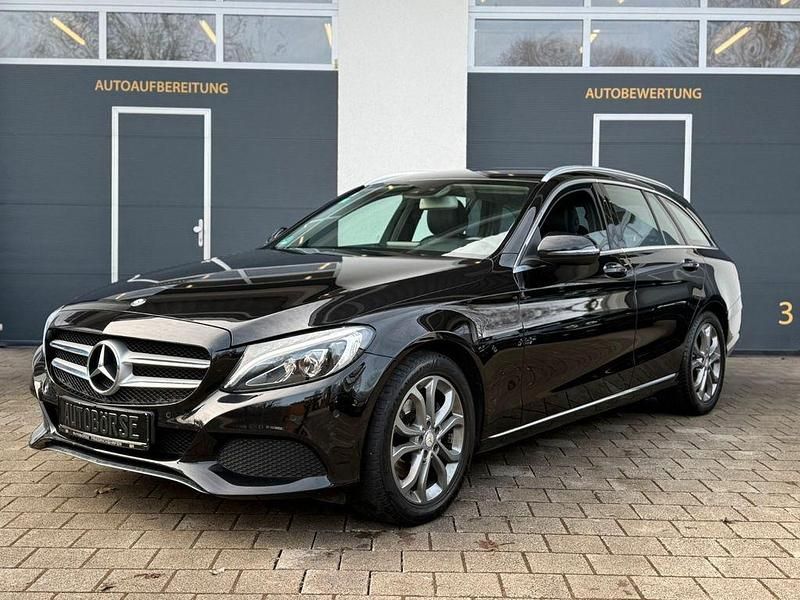 Schwarz Gebraucht 2016 Mercedes C200 Avantgarde Limousine | 14.900 € (Guter Preis) - Bild 1/4