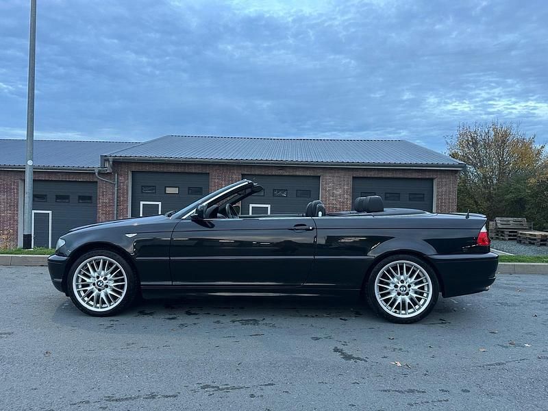 Gebraucht BMW 325 Cabriolet 192 PS (141 kW) 2003 Schwarz Cabrio