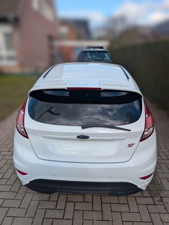 Gebraucht Ford Fiesta ST-Line 101 PS (74 kW) 2016 Weiß Limousine