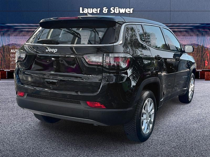 Gebraucht Jeep Compass Altitude 129 PS (94 kW) 2025 Grau SUV