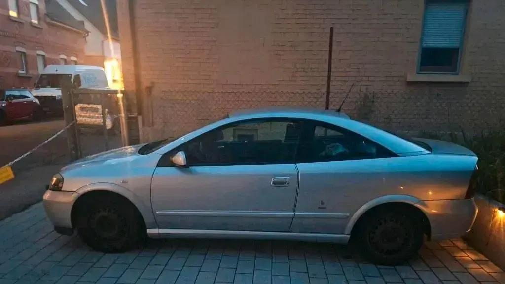 Używany Opel Astra 147 KM (108 kW) 2002 Szary Coupe