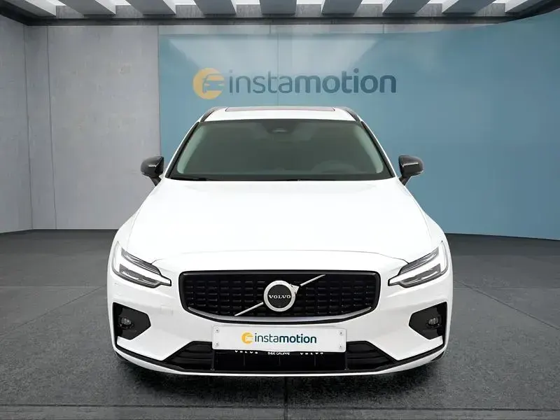 Gebraucht Volvo V60 197 PS (144 kW) 2025 Weiß Kombi