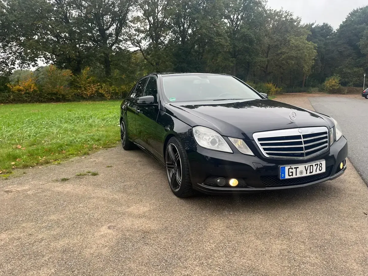 Gebraucht Mercedes E220 170 PS (125 kW) 2009 Schwarz Limousine