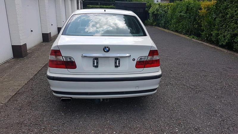 Gebraucht BMW 320 150 PS (110 kW) 1998 Weiß Limousine