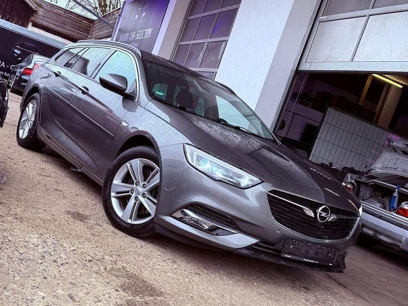 Usado Opel Insignia 170 HP (125 kW) 2019 Cinzento Sedan
