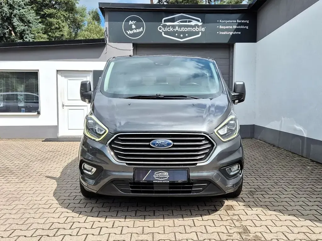 Gebraucht Ford Tourneo Custom Titanium 170 PS (125 kW) 2018 Grau Van