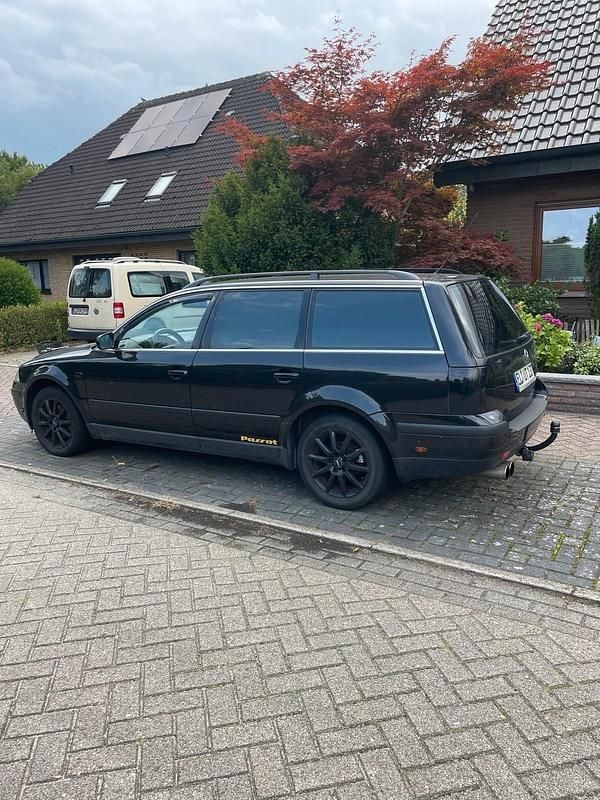 Schwarz Gebraucht 2002 VW Passat Kombi | 680 € (Guter Preis) - Bild 1/4