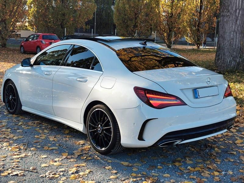 Weiß Gebraucht 2017 Mercedes 250 AMG line Coupé | 21.000 € (Fairer Preis) - Bild 1/4