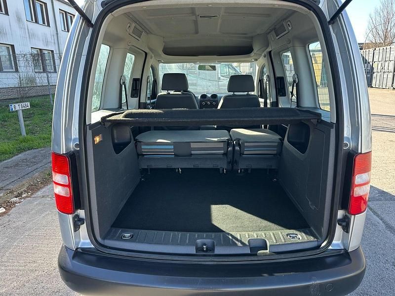 Gebraucht VW Caddy Trendline 102 PS (75 kW) 2012 Silber Van / Kleinbus