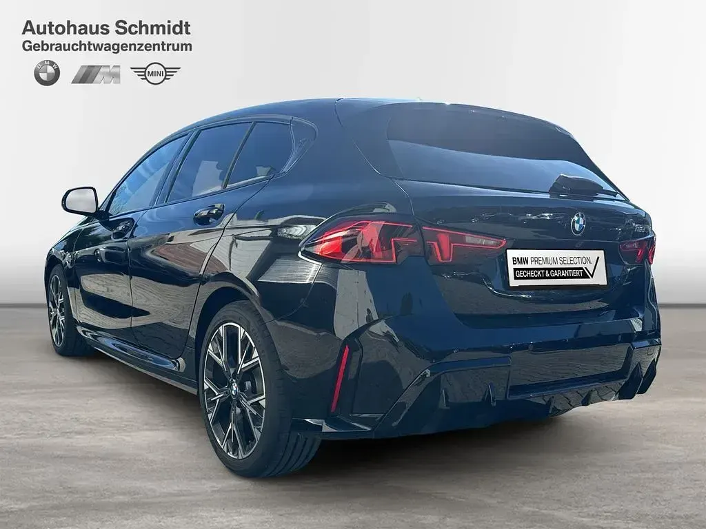 Gebraucht BMW 118 M Sport 150 PS (110 kW) 2025 Saphirschwarz Kleinwagen