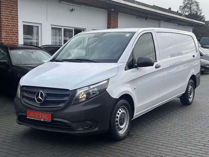 Gebraucht Mercedes Vito 163 PS (119 kW) 2024 Arktikweiss (metallic) Van
