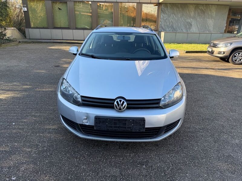 Silber Gebraucht 2011 VW Golf VI Trendline Kombi | 2.590 € (Guter Preis) - Bild 1/4