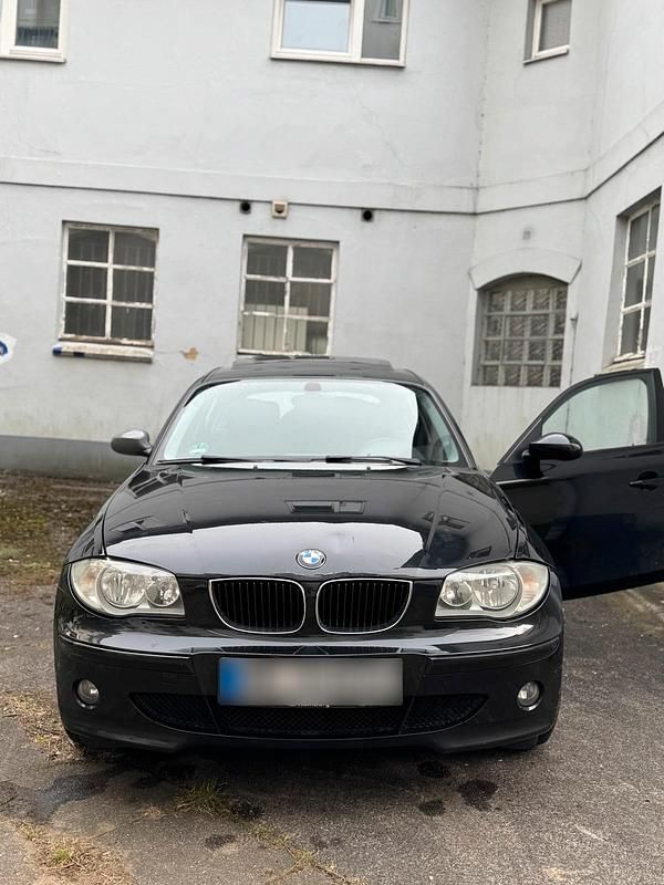 Gebraucht BMW 118 120 PS (88 kW) 2007 Schwarz Kleinwagen