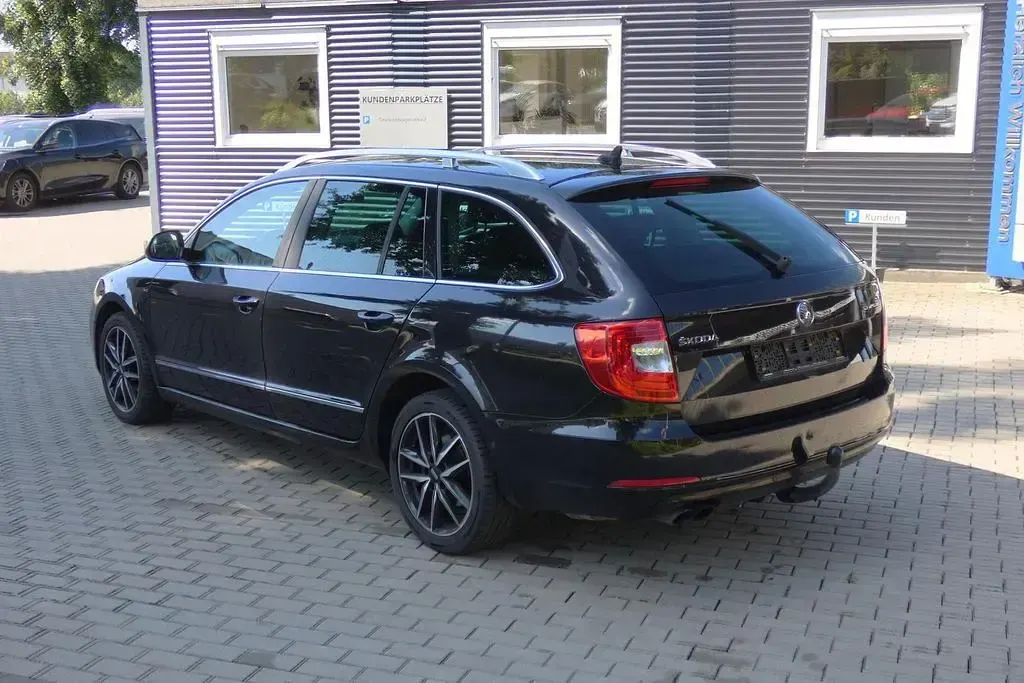 Gebraucht Skoda Superb Elegance 170 PS (125 kW) 2014 Schwarzmagic perleffekt Kombi