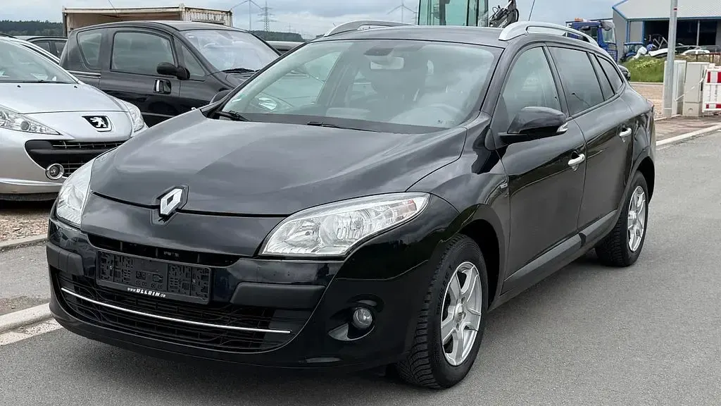 Gebraucht Renault Mégane Bose Edition 131 PS (96 kW) 2011 Schwarz Limousine