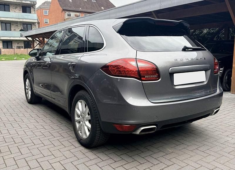 Usata Porsche Cayenne 245 CV (180 kW) 2012 Grigio SUV