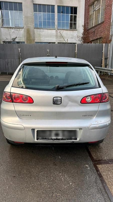 Silber Gebraucht 2005 Seat Ibiza Kleinwagen | 800 € (Guter Preis) - Bild 1/4