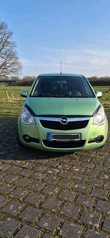 Second-hand Opel Agila 94 CP (69 kW) 2008 Verde Hatchback