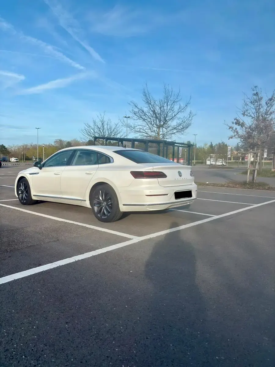 Gebraucht VW Arteon Elegance 150 PS (110 kW) 2018 Weiß Kleinwagen