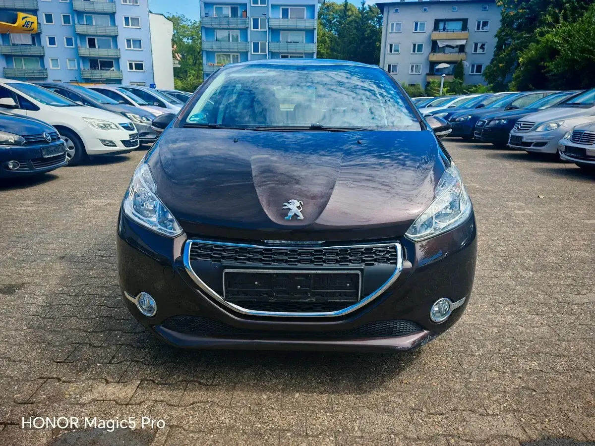 Gebraucht Peugeot 208 Active 82 PS (60 kW) 2013 Kleinwagen