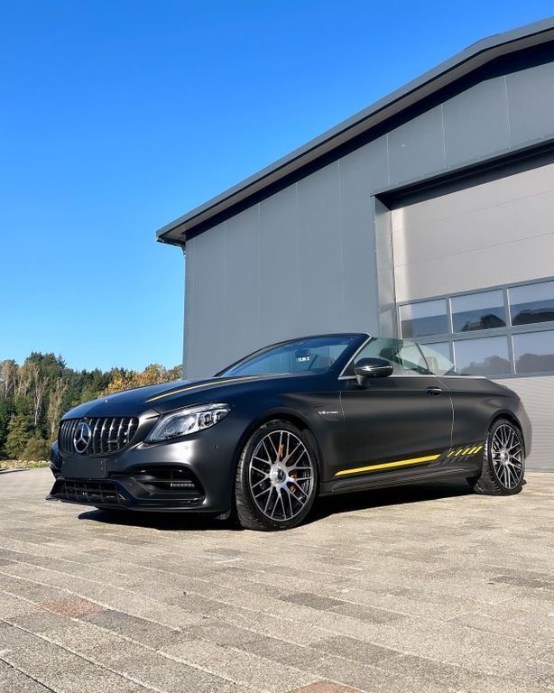 Grau Neu 2024 Mercedes C63 AMG AMG Cabrio | 137.700 € - Bild 1/4