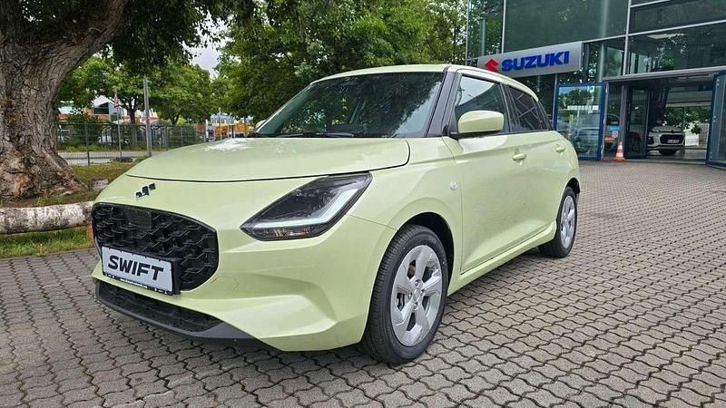 Cool yellow Neu 2025 Suzuki Swift Comfort Kleinwagen | 20.550 € - Bild 1/4