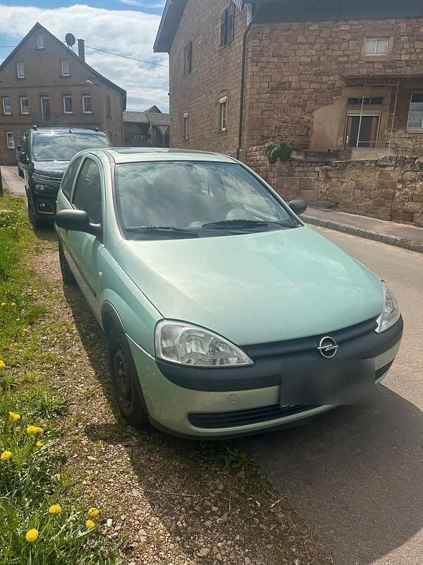 Andere außenfarben Gebraucht 2001 Opel Corsa Kleinwagen | 1.850 € (Fairer Preis) - Bild 1/4