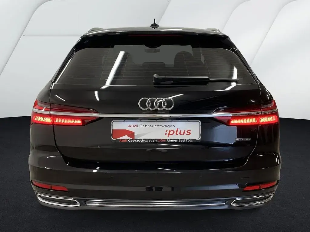 Gebraucht Audi A6 Ambiente 286 PS (210 kW) 2022 Mythosschwarz metallic Kombi