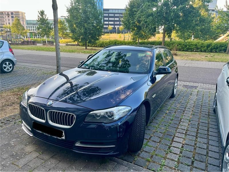 Blau Gebraucht 2014 BMW 520 Kombi | 13.900 € (Fairer Preis) - Bild 1/4