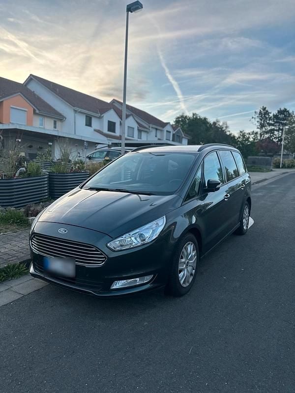 Second-hand Ford Galaxy 200 CP (147 kW) 2017 Gri Monovolum