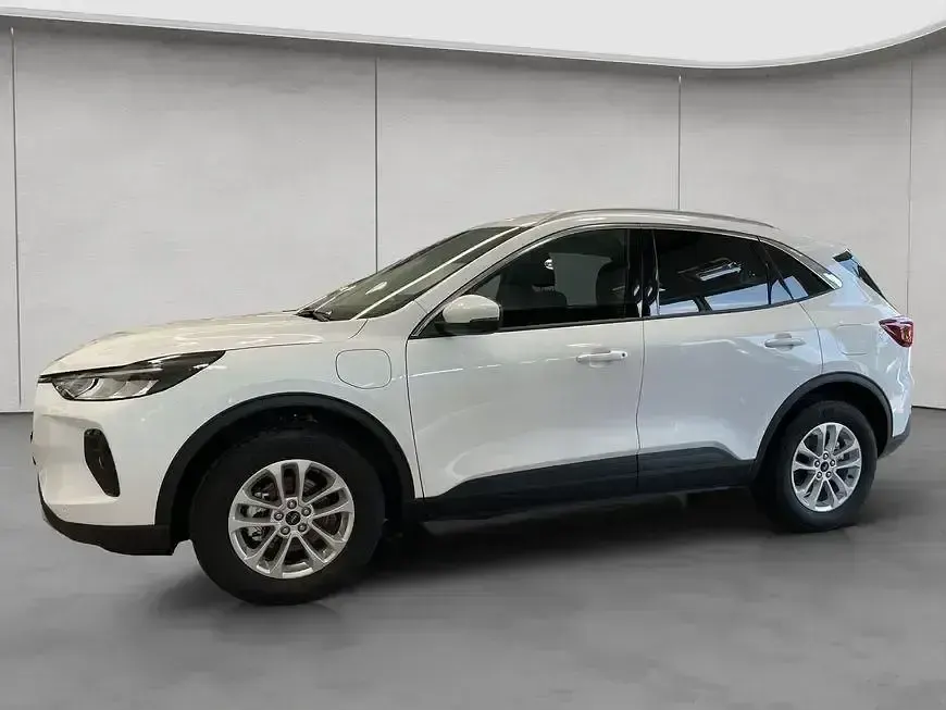 Gebraucht Ford Kuga Titanium 152 PS (111 kW) 2025 Frozen white SUV
