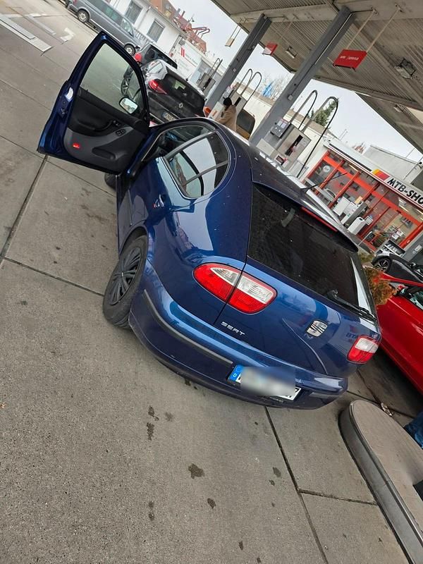 Blau Gebraucht 2003 Seat Leon Kleinwagen | 850 € (Fairer Preis) - Bild 1/3