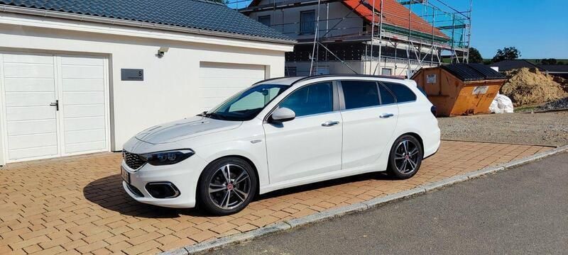 Weiß Gebraucht 2020 Fiat Tipo Lounge Kombi | 14.500 € (Guter Preis) - Bild 1/4