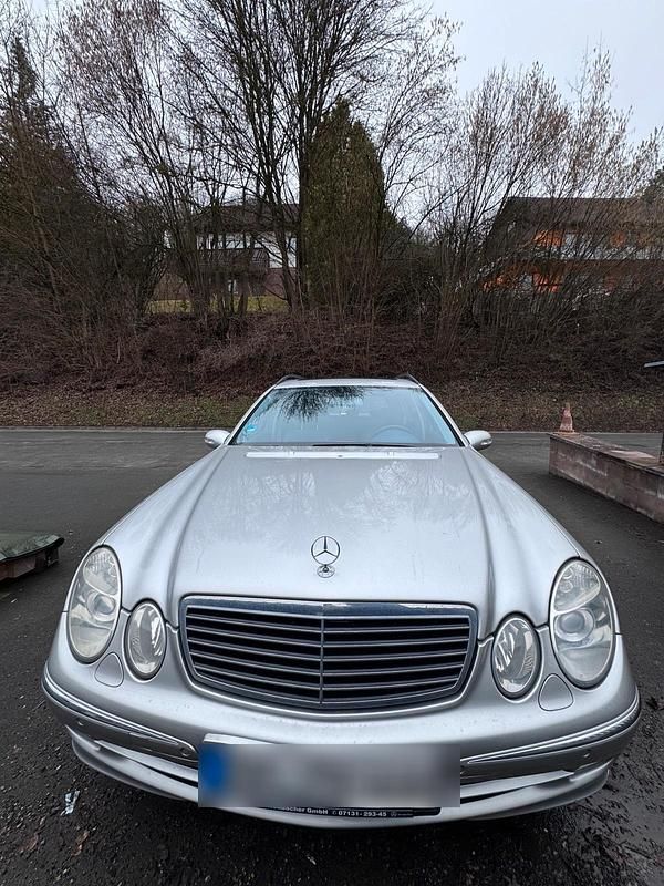 Gebraucht Mercedes E320 Avantgarde 204 PS (150 kW) 2003 Silber Kombi
