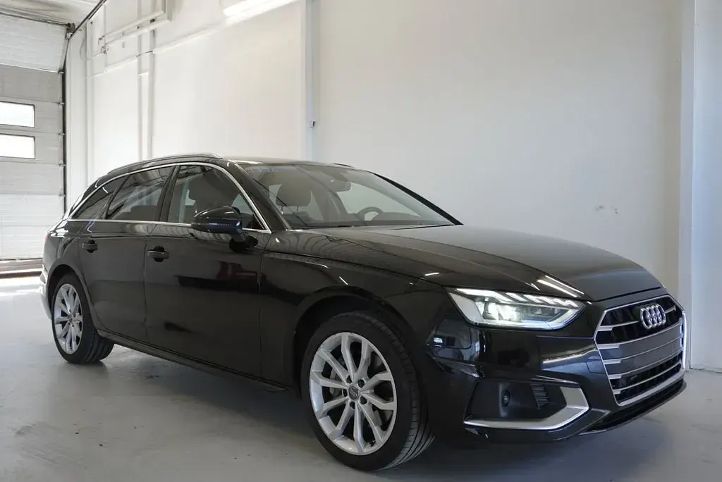 Gebraucht Audi A4 Advanced 204 PS (150 kW) 2021 Schwarz Kombi