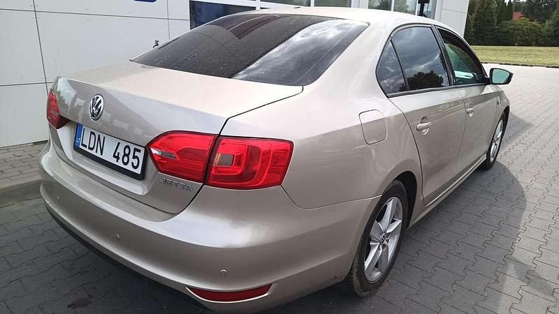 Gebraucht VW Jetta Highline 200 PS (147 kW) 2013 Beige Limousine