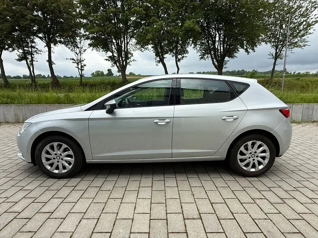 Gebraucht Seat Leon Style 150 PS (110 kW) 2013 Silber Limousine